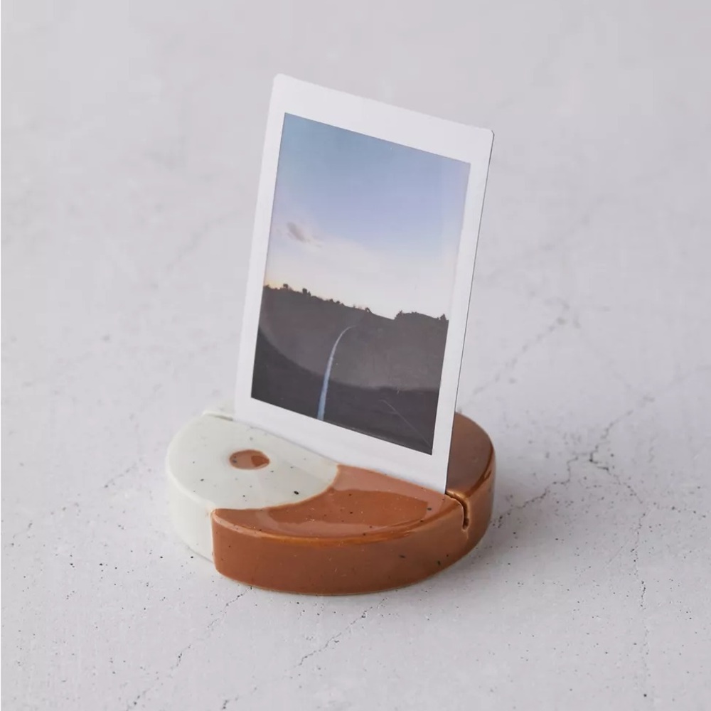 BNWT🏷️ Urban Outfitters - Yin Yang Photo Stand